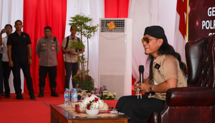 Tausiah Di Polrestabes Surabaya, Gus Miftah : “Polisi Baik, Pilar Kebajikan Dalam Masyarakat”