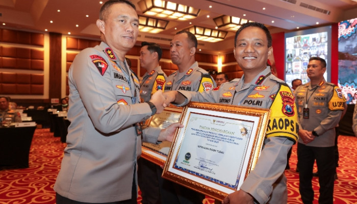 Membanggakan, Polres Tuban Terima Penghargaan Penganugerahan Predikat Penilaian Kepatuhan Dari Ombudsman Ri