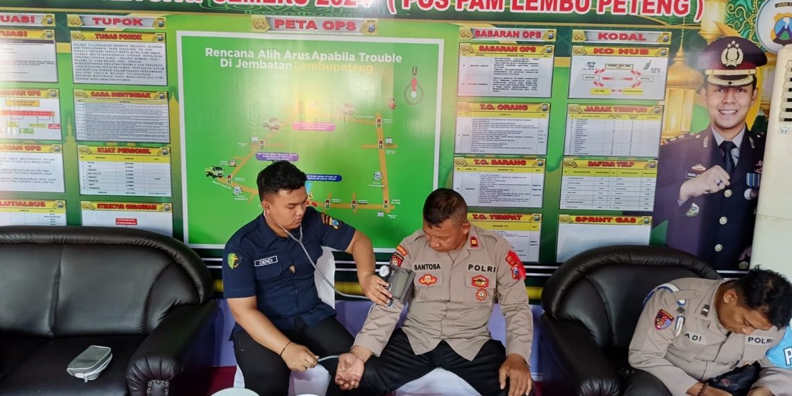 Polres Tulungagung Periksa Kesehatan Personel Untuk Layani Pemudik di Operasi Ketupat Semeru 2024