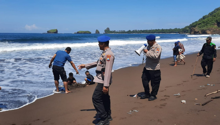 Libur Lebaran Idul Fitri Polres Jember Maksimalkan Pengamanan Wisata Pantai 