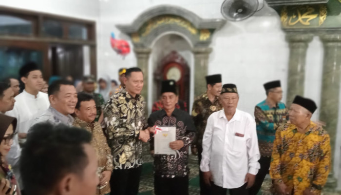 Menteri Atr/Bpn Ri, Serahkan Sertifikat Hak Wakaf Masjid Nurul Yusuf Desa Durungbedug