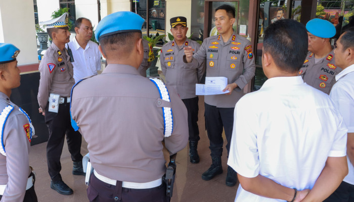 Jelang Putusan Mk, Polres Jombang Siagakan Personel Amankan Gedung Kpu Dan Bawaslu Jombang