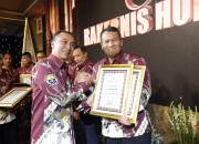 Rakernis Humas Polri, Bidhumas Polda Jatim Raih Dua Penghargaan