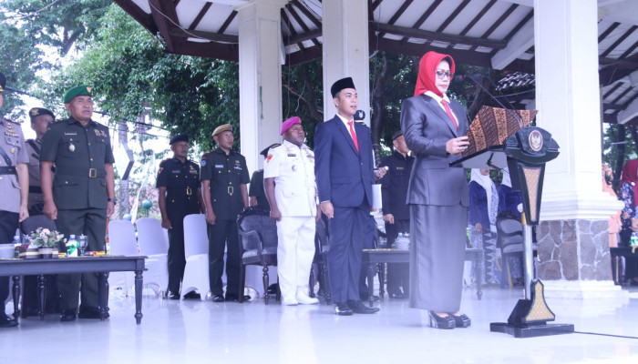 Diguyur Gerimis, Pemkab Sidoarjo Tetap Semangat Gelar Upacara Peringatan Hari Otoda Ke-Xxviii