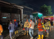 Gudang Bahan Kimia Di Trosobo Diduga Terbakar, Petugas Pemadam Sempat Dilarang Masuk