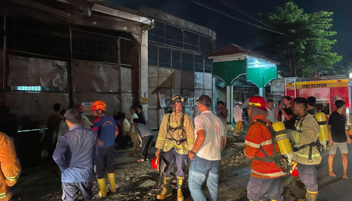 Gudang Bahan Kimia Di Trosobo Diduga Terbakar, Petugas Pemadam Sempat Dilarang Masuk