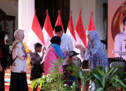 Ribuan Masyarakat Sidoarjo Rela Antri Halal Bi Halal Dengan Gus Muhdlor Dan Ning Sasha