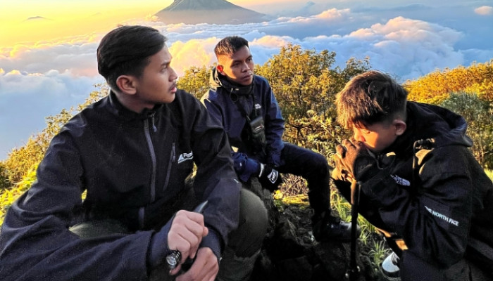 Tantangan Dan Keindahan Mendaki Gunung Sindoro Via Kledung Di Jawa Tengah