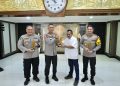 Kapolda Jatim dan Dua Komisaris Besar Polisi Raih Penghargaan PWI Jatim Award 2024