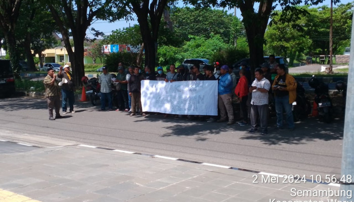 Komunitas Japai Gelar Demo Di Kantor Direktorat Jenderal Bea Dan Cukai 
