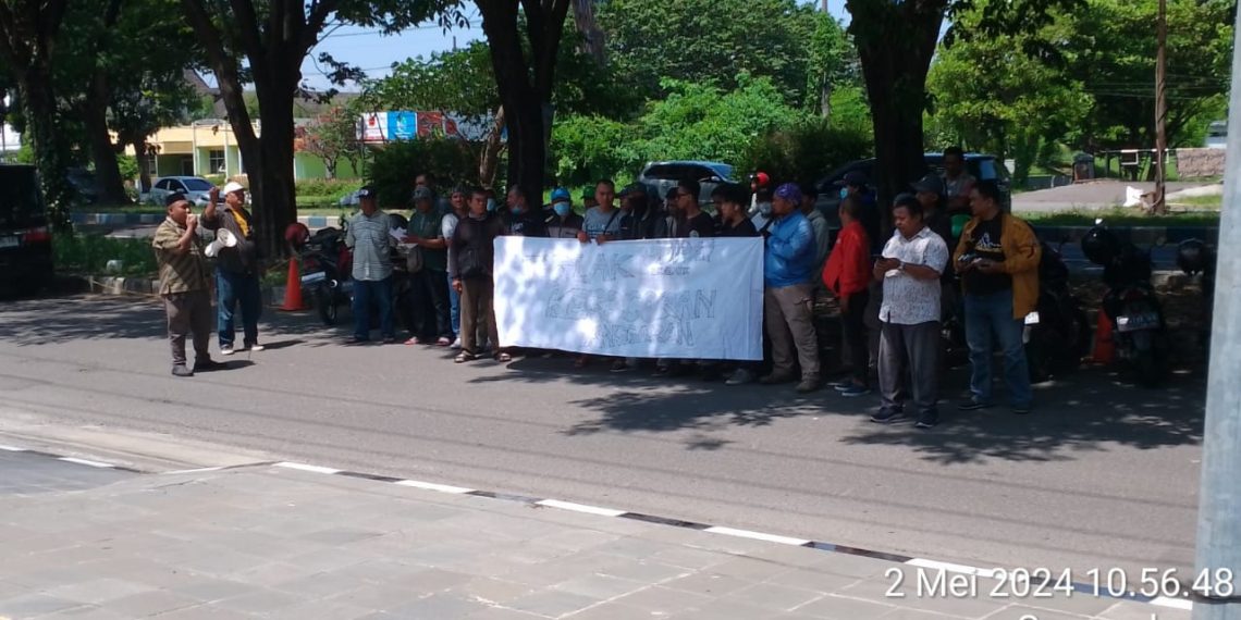 Komunitas Japai Gelar Demo di Kantor Direktorat Jenderal Bea dan Cukai 