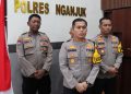 Kapolres Nganjuk Beri Bansos ke Ilun Bocah SD yang Bantu Orang Tua Menjadi Pengumpul Sampah Daur Ulang