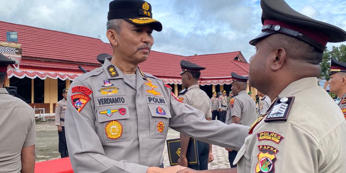 Sejumlah Polisi di Pegunungan Bintang Diganjar Pin Emas Kapolri hingga KPLB