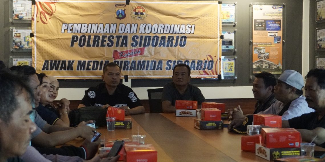 Perangi Hoaks, Humas Polresta Sidoarjo Jalin Sinergitas dengan Wartawan Online 
