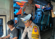 Antisipasi Libur Sekolah Polres Nganjuk Gelar Ram Check Secara Acak Bagi Armada Bus 