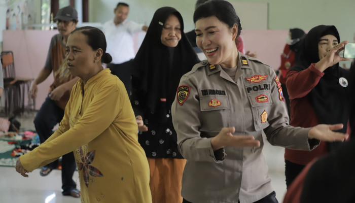 Hibur Odgj, Polwan Polres Mojokerto Ajak Joget Poco Poco
