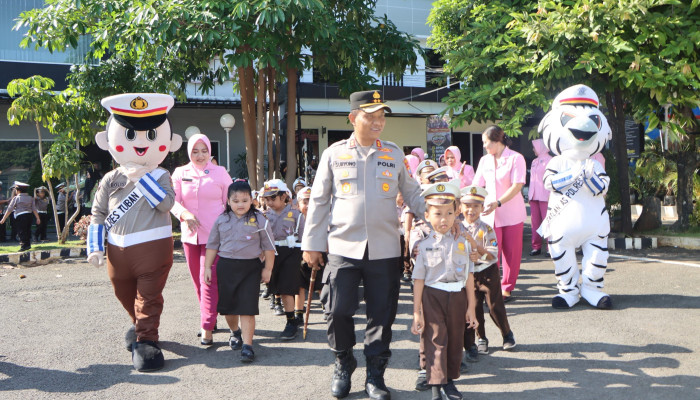 Polsanak Polres Tuban Peduli Pembelajaran Di Tk Bhayangkari 68 