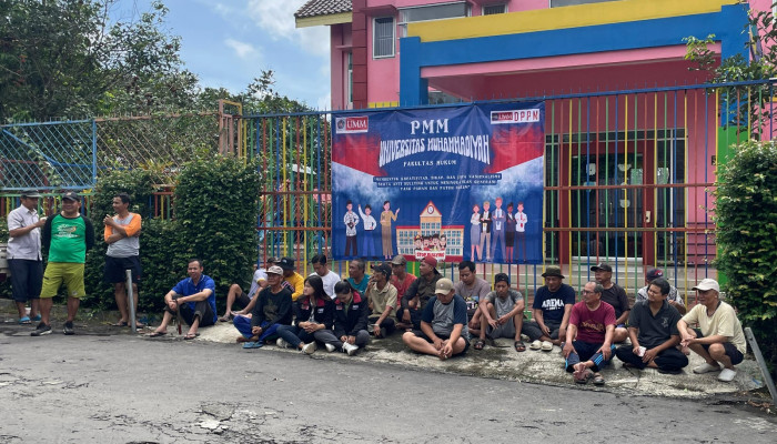 Mahasiswa Pmm Umm Gelar Kerja Bakti Dan Sosialisasi Anti Bullying Di Villa Bukit Tidar