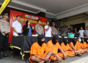 Polres Tulungagung Amankan 10 Tersangka Kasus Judi Salah Seorang Diantaranya Selebgram