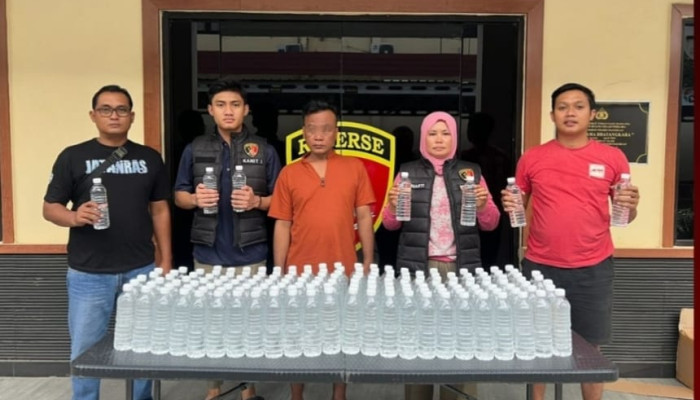 Satreskrim Polres Pasuruan Berhasil Sita Ratusan Botol Miras Beralkohol Tanpa Izin Saat Operasi Cipta Kondisi
