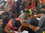 Kolaborasi Wujudkan Harkamtibmas Polresta Banyuwangi Dan Pt Bumisari Bagikan Tali Asih Untuk Warga Pakel