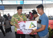 Serahkan Blt Dbhcht Kepada 5.011 Buruh Pabrik Rokok, Begini Pesan Plt. Bupati Sidoarjo 