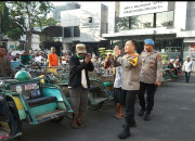Tebar Kebahagiaan, Kapolrestabes Surabaya Kembali Gelar Sarapan Bareng Abang Becak