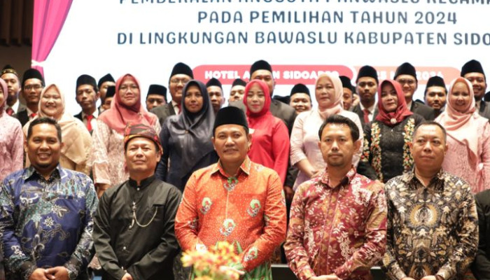 Kukuhkan 54 Panwaslu Kecamatan, Subandi Minta Jaga Netralitas Dan Integritas