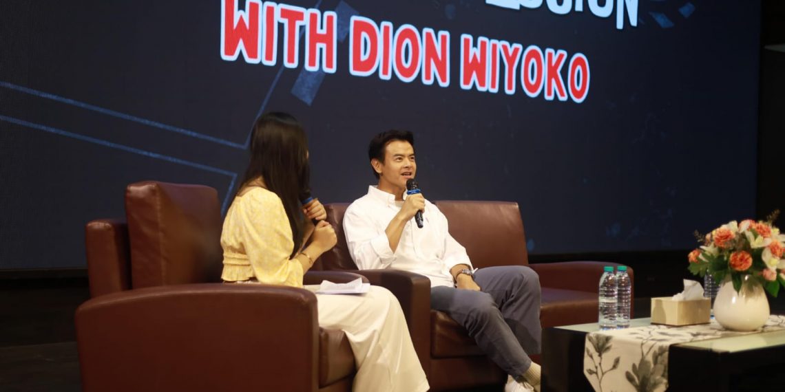 Mahasiswa FIKOM Universitas Ciputra Gaet Aktor Dion Wiyoko dalam 3rd CFF sebagai Pembicara