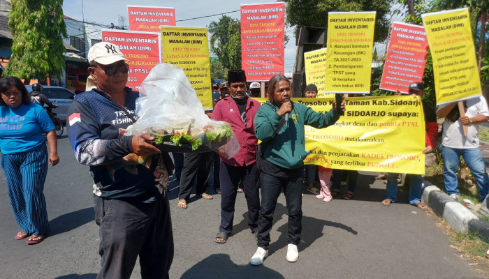 Warga Trosobo Unjuk Rasa Di Kantor Kejari Sidoarjo, Ini Tuntutannya 