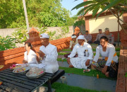 Ibadah Suci Tilem Di Pura Kertha Bumi Bhayangkara