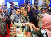 Pada Pekan Batik Bojonegoro, Pj Gubernur Adhy Dorong Batik Jatim Mendunia