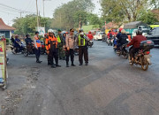 Polsek Tanggulangin Amankan Jalur Balap Sepeda Tour Panderman Polda Jatim 2024 