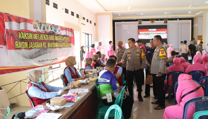 Polres Nganjuk Gelar Bakti Kesehatan Donor Darah Dan Vaksinasi Influenza Dalam Rangka Hut Bhayangkara Ke 78
