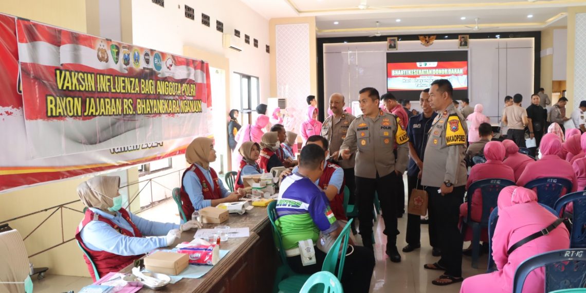 Polres Nganjuk Gelar Bakti Kesehatan Donor Darah dan Vaksinasi Influenza dalam rangka HUT Bhayangkara ke 78