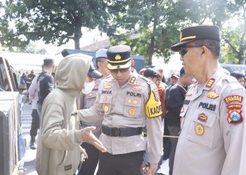 Polisi Kawal Aksi Damai PMII Situbondo Unras Tolak Wacana Bangun Wisata Karaoke Berlangsung Tertib