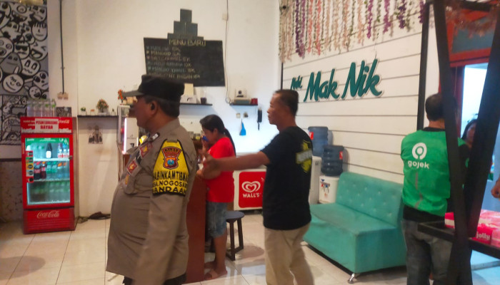 Gelar Operasi Miras Ilegal, Polsek Pandaan Berhasil Sita Puluhan Botol Miras Tanpa Izin Berbagai Merk