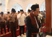 Polres Pasuruan Gelar Sholat Idul Adha Dilanjutkan Penyerahan Sekaligus Penyembelihan Hewan Qurban