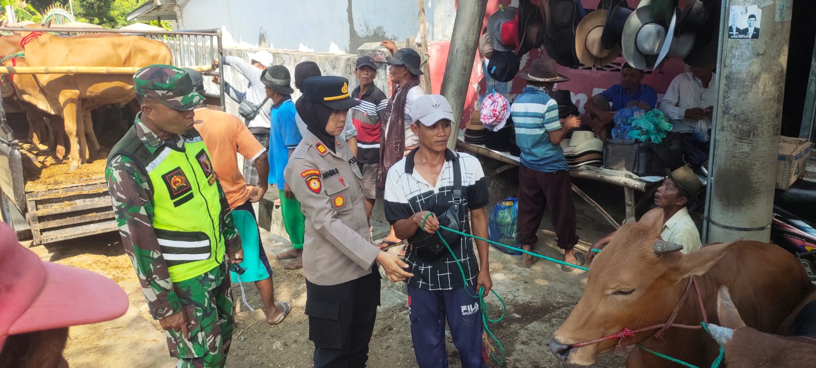 Beri Rasa Aman, Polwan Polres Pamekasan ini Hadir di Setiap Kegiatan Masyarakat