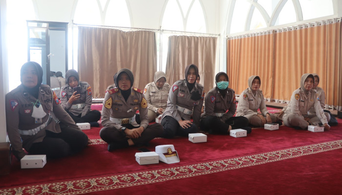 Membina Mental Dan Spiritual, Polres Pasuruan Gelar Binrohtal Anggota Dan Santunan Anak Yatim