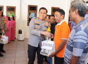 Polres Nganjuk Gelar Baksos Dan Bansos Serentak Di Gereja St. Paulus Nganjuk