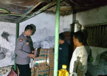 Polisi Berhasil Amankan Ratusan Botol Miras Jenis Arak di Situbondo