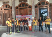 Polsek Lumbang Gelar Bakti Religi Di Masjid Baiturrahman Sambut Hari Bhayangkara Ke 78