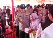 Senyum Warga Saat Hari Jadi Ikatan Keluarga Dhira Brata 1990 Ke-34, Berikan Manfaat Besar Untuk Masyarakat Luas Dengan Bakti Sosial