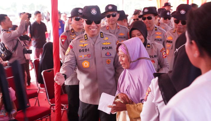 Senyum Warga Saat Hari Jadi Ikatan Keluarga Dhira Brata 1990 Ke-34, Berikan Manfaat Besar Untuk Masyarakat Luas Dengan Bakti Sosial