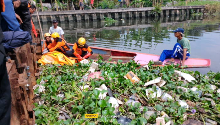 Korban Tenggelam Warga Kepuh Kiriman Ketemu Dibawah Jembatan Sungai Buntung Tambak Oso 