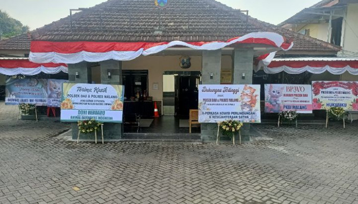 Polres Malang Banjir Karangan Bunga, Dukung Polisi Tindak Tegas Penganiaya Satwa