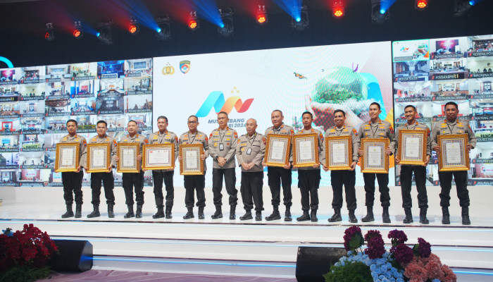 Polres Jember Raih Penghargaan Kategori Pelayanan Prima (A) Dari Kapolri