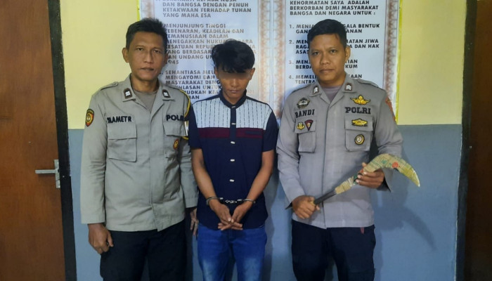 Antisipasi Gangguan Kamtibmas, Polsek Puspo Amankan Pelaku Pembawa Senjata Tajam
