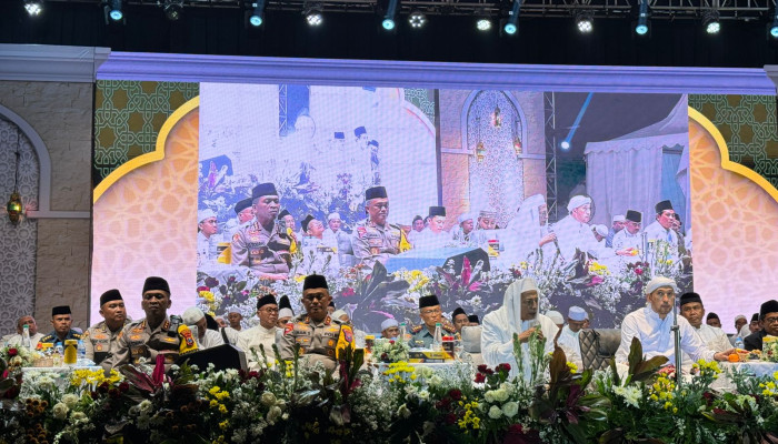 Perkuat Kebersamaan Melalui Lantunan Sholawat Dan Ceramah Kebangsaan